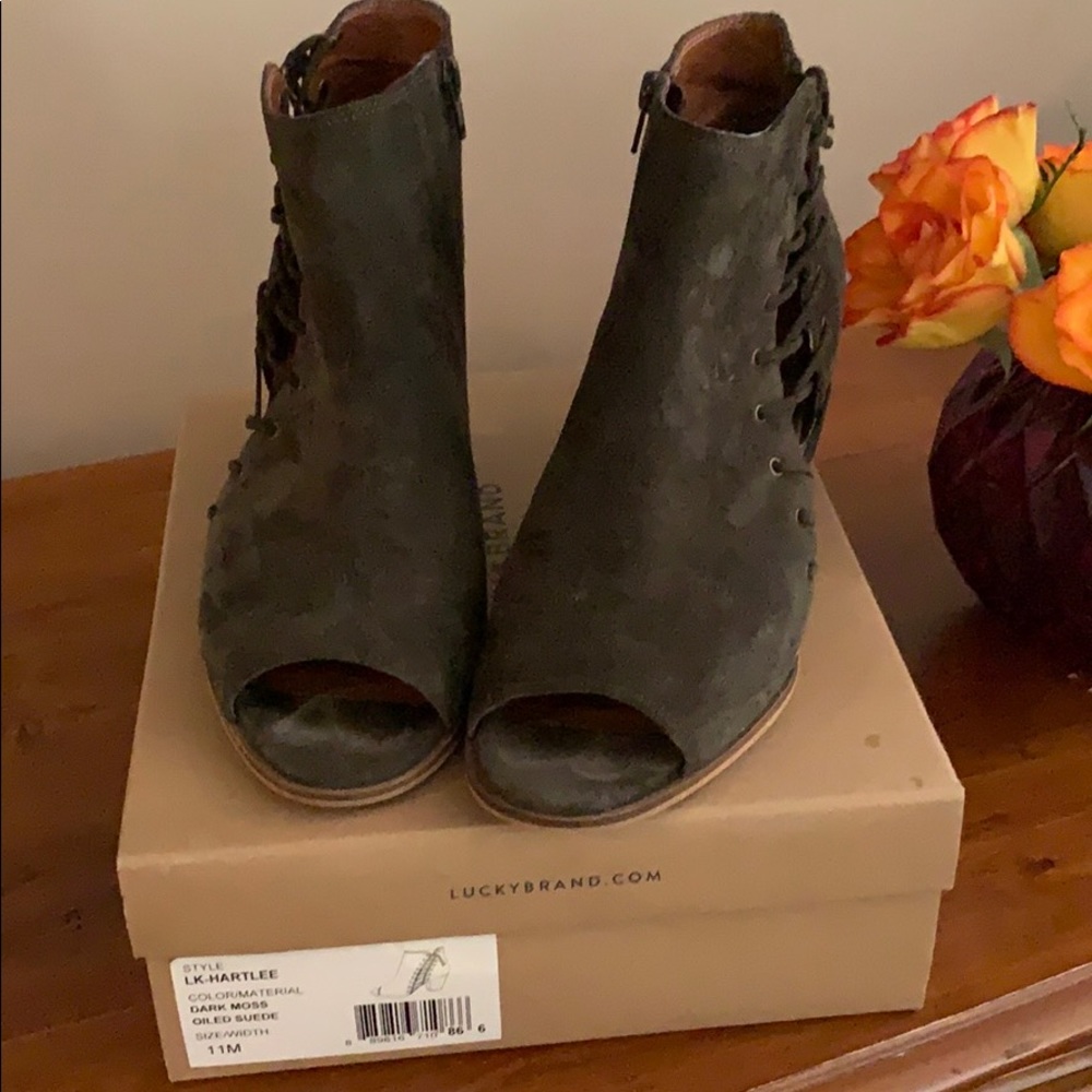 Open toe w/ side zipper ankle boot